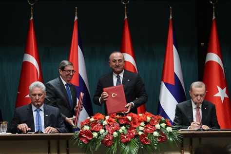 T­ü­r­k­i­y­e­ ­i­l­e­ ­K­ü­b­a­ ­a­r­a­s­ı­n­d­a­ ­6­ ­a­n­l­a­ş­m­a­ ­i­m­z­a­l­a­n­d­ı­